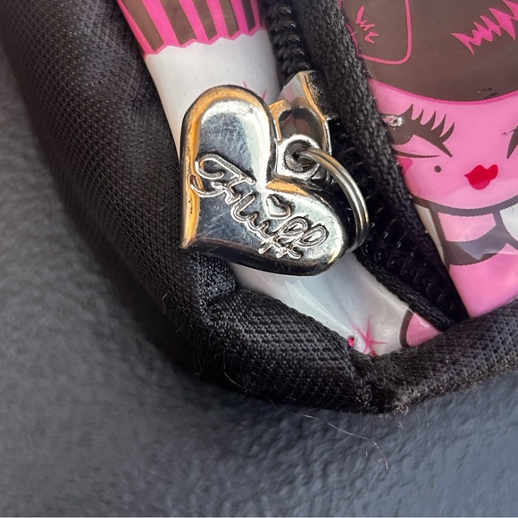 Fluff Cupcake Girl iPad or Laptop Bag Used Condition - Picture 3 of 8